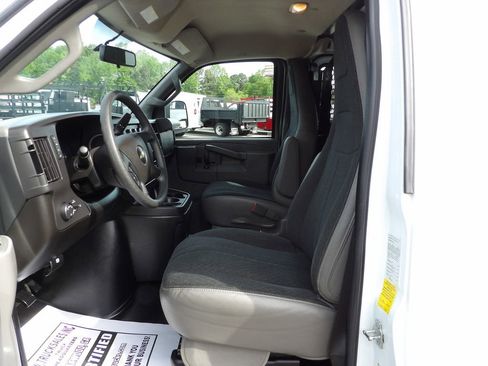 Used 2024 Chevrolet Express 2500 w/ Driver Convenience Package image 17