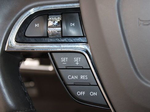 Used 2023 Lincoln Nautilus Reserve w/ Luxury Package AWD/4WD image 36