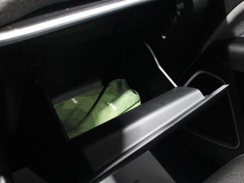 Used 2024 Jeep Compass Latitude image 29