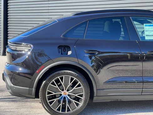Certified 2024 Porsche Macan 4 Electric image 10
