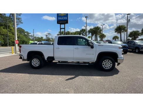 Used 2025 Chevrolet Silverado 2500 LT image 9