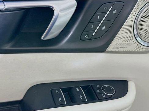 Certified 2025 Buick Enclave Avenir image 18