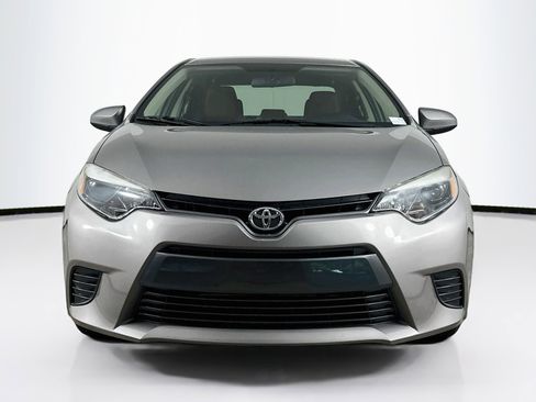 Used 2015 Toyota Corolla LE FWD image 2