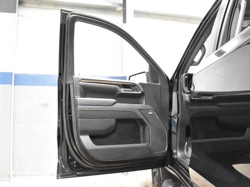 Used 2025 Chevrolet Silverado 1500 LT Trail Boss w/ Convenience Package II image 10