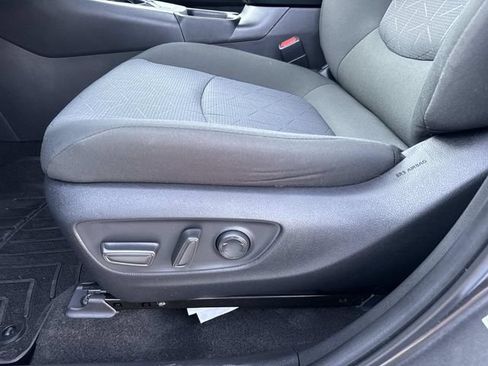 Used 2022 Toyota RAV4 XLE AWD/4WD image 21