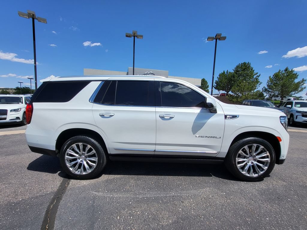 Used 2023 GMC Yukon Denali w/ Advanced Technology Package AWD/4WD image 3