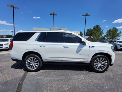 Used 2023 GMC Yukon Denali w/ Advanced Technology Package AWD/4WD image 3
