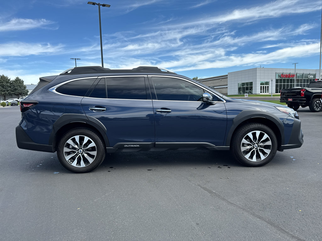 Used 2025 Subaru Outback Touring XT AWD/4WD image 2