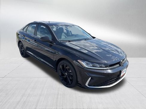 New 2026 Volkswagen Jetta SE FWD image 7