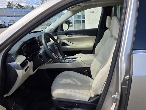 Certified 2023 INFINITI QX60 Luxe w/ Vision Package AWD/4WD image 6