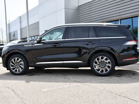 New 2026 Lincoln Aviator AWD image 3