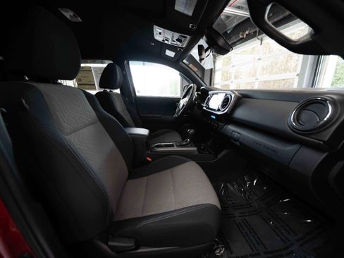 Used 2021 Toyota Tacoma TRD Off-Road image 26