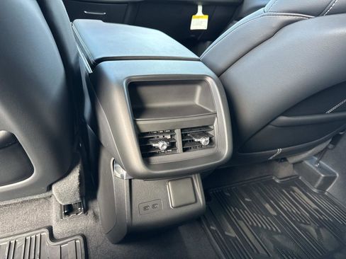 New 2025 Cadillac Lyriq Luxury image 18