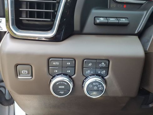 Certified 2024 GMC Sierra 2500 Denali w/ Denali Reserve Package AWD/4WD image 16