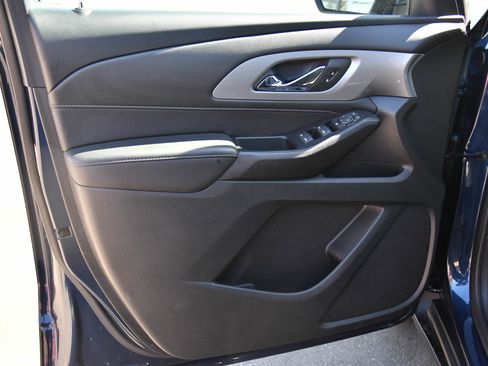 Used 2022 Chevrolet Traverse LT image 14