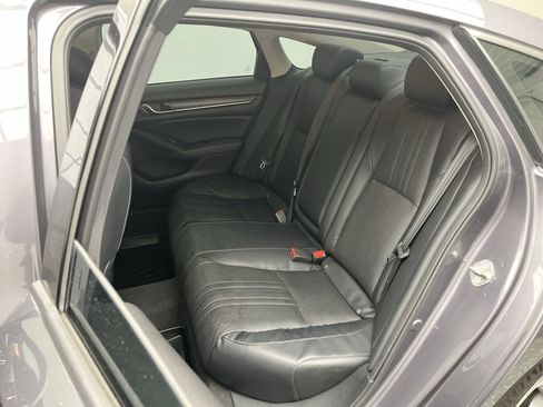 Used 2018 Honda Accord Touring image 12