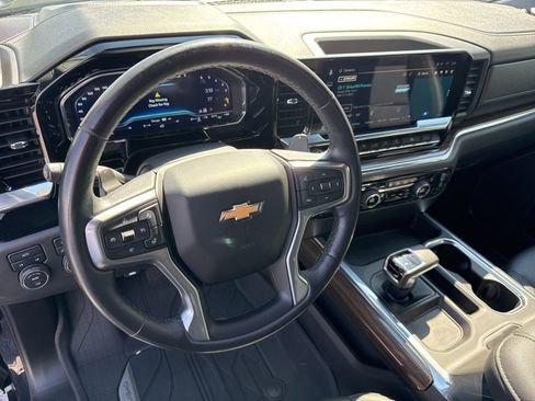 Used 2022 Chevrolet Silverado 1500 LT w/ All Star Edition Plus image 25