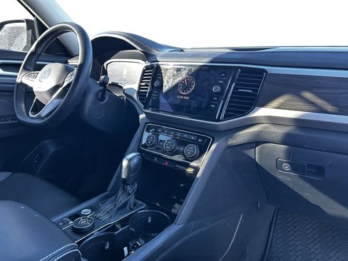 Used 2022 Volkswagen Atlas SE image 15