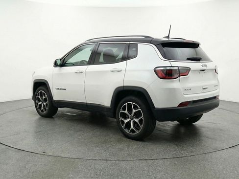 Used 2025 Jeep Compass Limited image 6