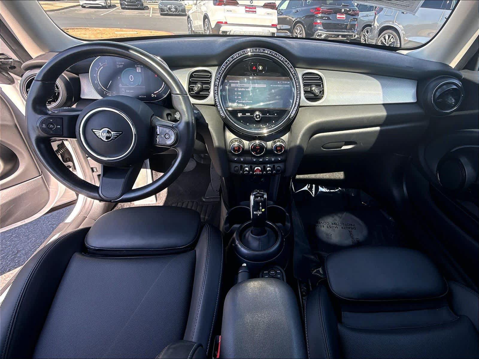 Used 2024 MINI Cooper 2-Door Hardtop FWD image 9
