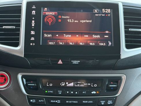 Used 2017 Honda Pilot EX-L image 18