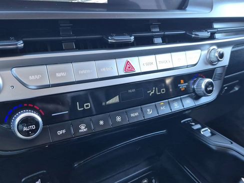 Certified 2025 Kia Telluride S image 27