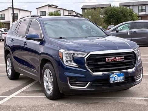 Used 2022 GMC Terrain SLE w/ Driver Convenience Package FWD image 8