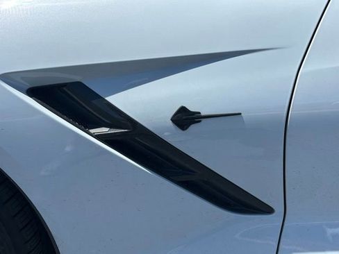 Used 2019 Chevrolet Corvette Stingray Coupe w/ Carbon Flash Badge Package RWD image 28