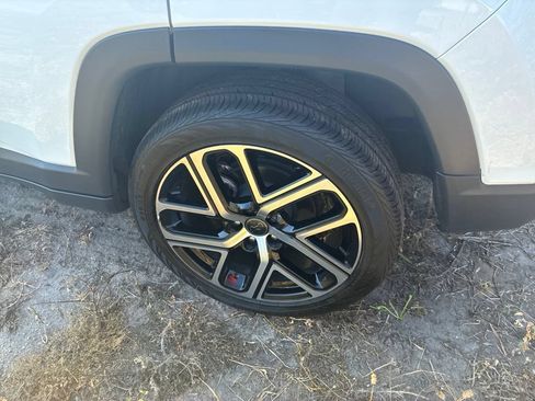 Certified 2025 Jeep Compass Limited AWD/4WD image 6
