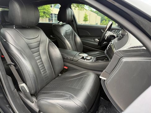 Used 2020 Mercedes-Benz S 560 Sedan image 37