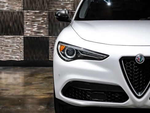 Used 2019 Alfa Romeo Stelvio Ti AWD/4WD image 47