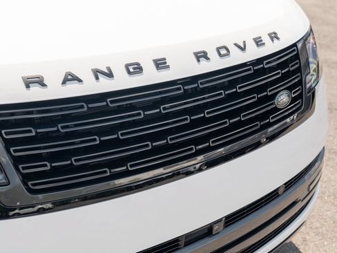 Used 2024 Land Rover Range Rover SE AWD/4WD image 16