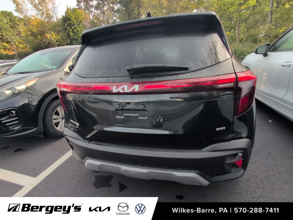 Used 2024 Kia Seltos LX AWD/4WD image 9