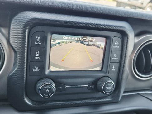 Used 2020 Jeep Wrangler Sport AWD/4WD image 30