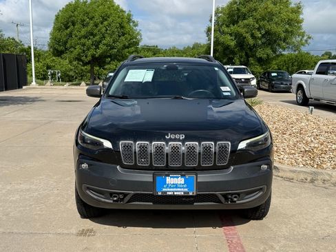Used 2020 Jeep Cherokee Trailhawk w/ Comfort/Convenience Group AWD/4WD image 9