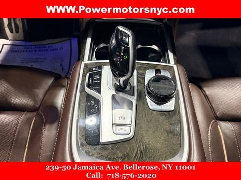 Used 2021 BMW 750i xDrive w/ Executive Package image 36