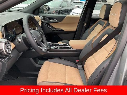 New 2026 Chevrolet Equinox ACTIV w/ Convenience Package III AWD/4WD image 2