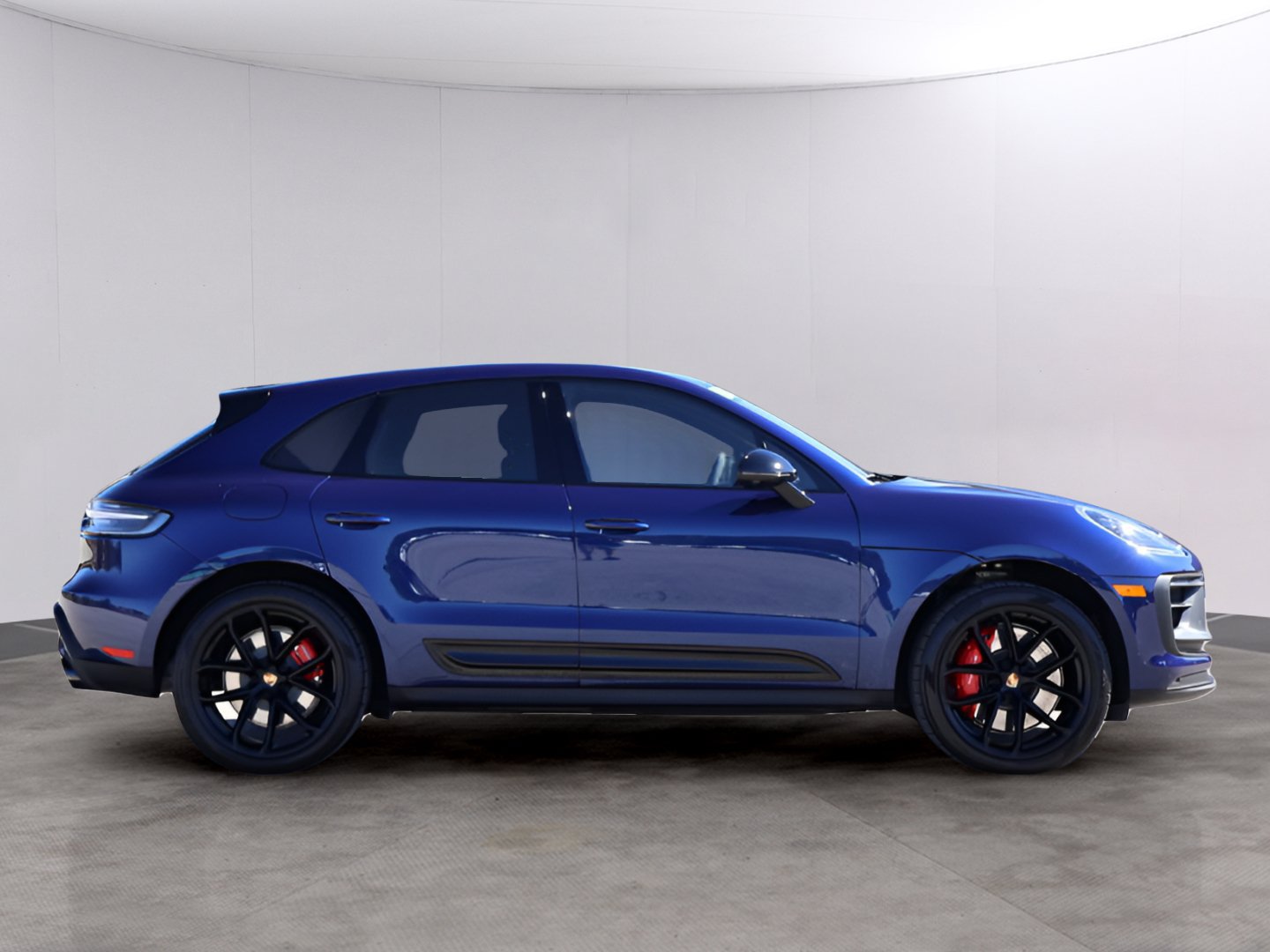 Certified 2026 Porsche Macan GTS AWD/4WD image 9