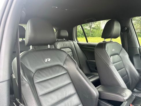 Used 2016 Volkswagen Golf 4-Door AWD/4WD image 26