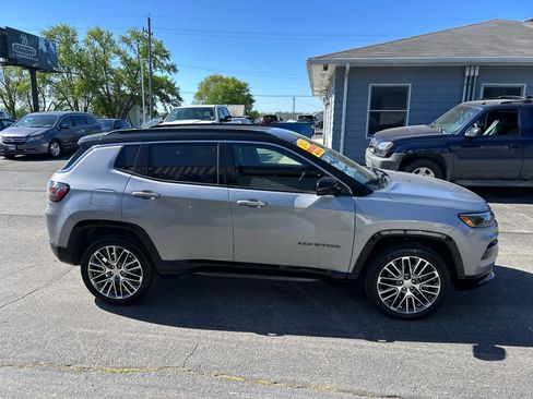 Used 2023 Jeep Compass Limited w/ Elite Group AWD/4WD image 2