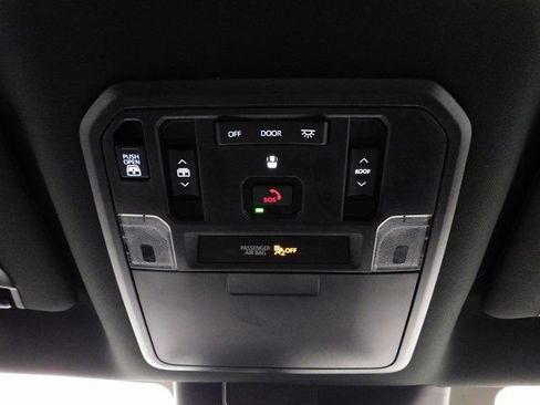 Used 2025 Toyota Tundra Limited image 35