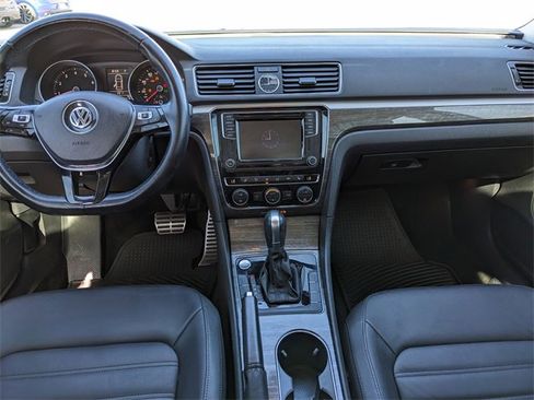 Used 2016 Volkswagen Passat 1.8T image 17