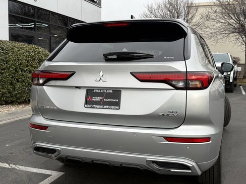 Used 2025 Mitsubishi Outlander SEL image 36