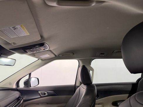 Used 2026 Kia Carnival FWD image 24