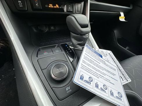 New 2025 Toyota RAV4 XLE w/ Convenience Package image 25