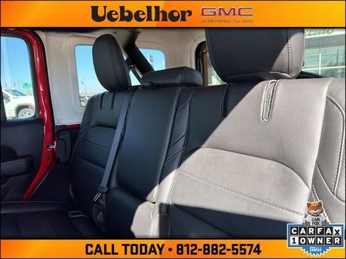 Used 2022 Jeep Wrangler Unlimited Sahara w/ Cold Weather Group image 17