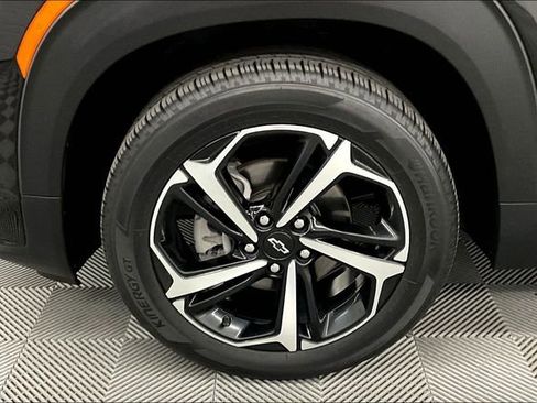 Used 2023 Chevrolet TrailBlazer RS FWD image 9