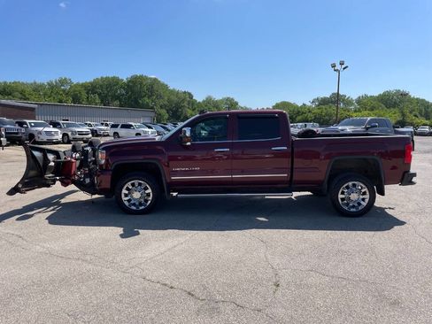 Used 2016 GMC Sierra 2500 Denali w/ Duramax Plus Package image 2
