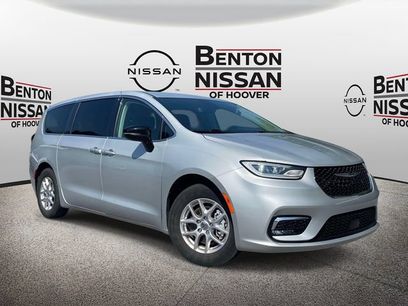 Used 2024 Chrysler Pacifica Touring-L