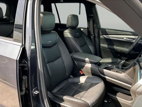 Used 2023 Cadillac XT6 Luxury FWD image 9